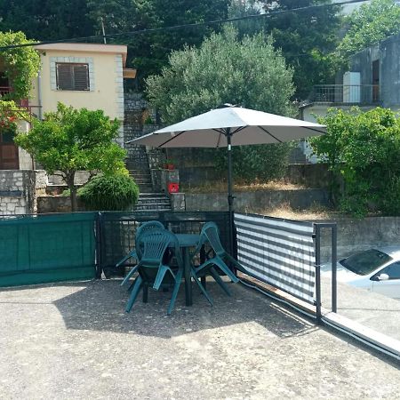 Guest House Inara Neum Bagian luar foto