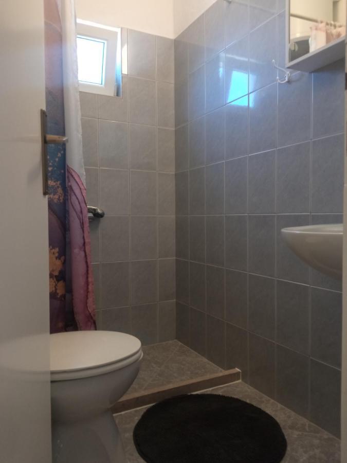Guest House Inara Neum Bagian luar foto
