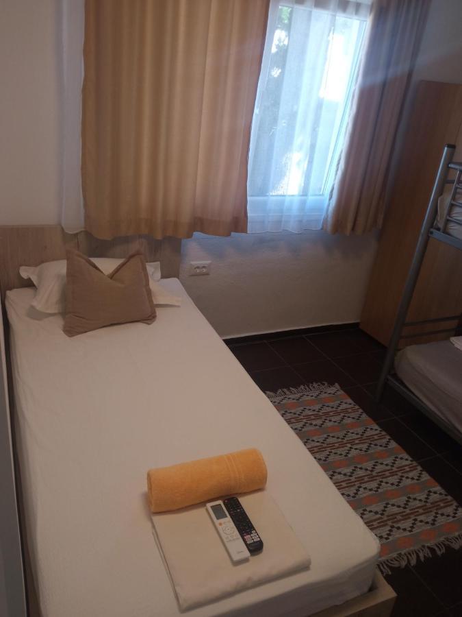 Guest House Inara Neum Bagian luar foto