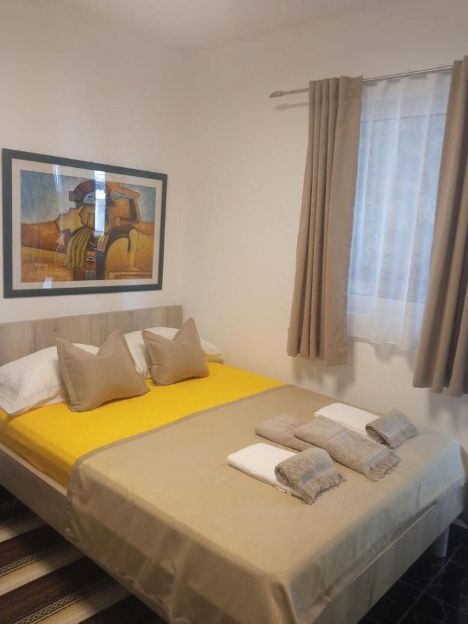Guest House Inara Neum Bagian luar foto