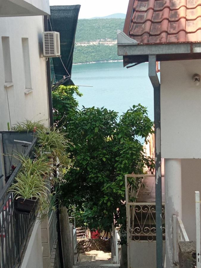 Guest House Inara Neum Bagian luar foto