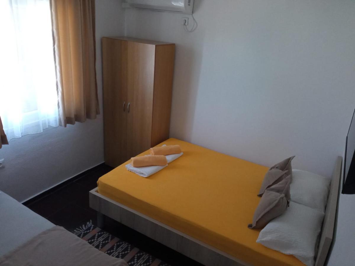 Guest House Inara Neum Bagian luar foto