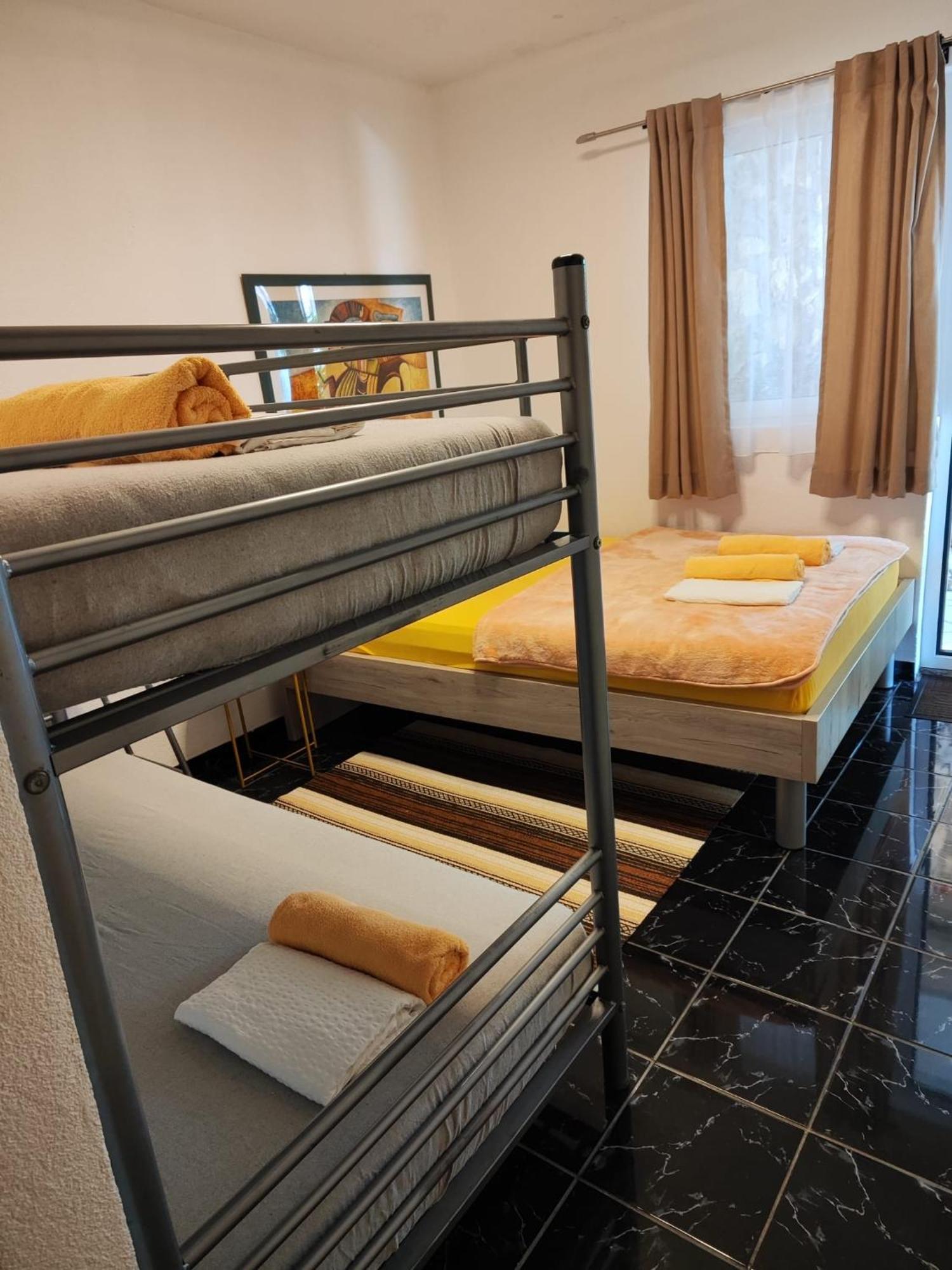 Guest House Inara Neum Bagian luar foto